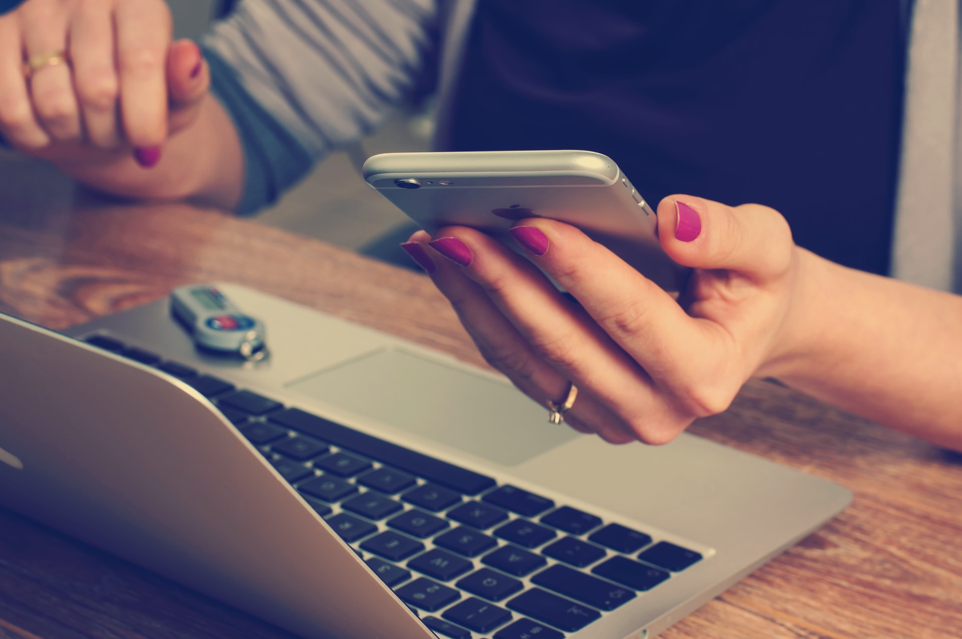 How a Board Portal Keeps Board Members Engaged Between Meetings